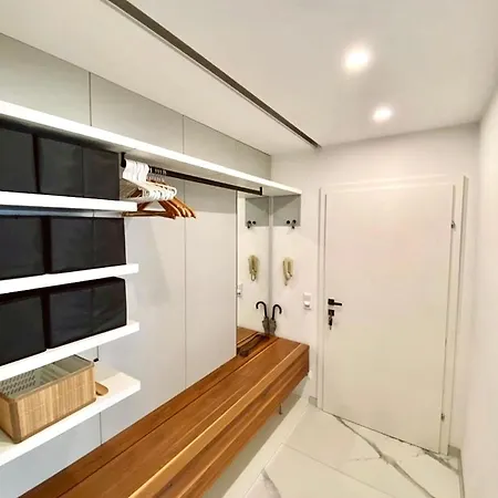 Royal Retreat - Sarac *