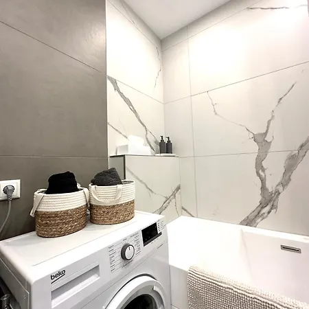 Royal Retreat - Sarac アパート